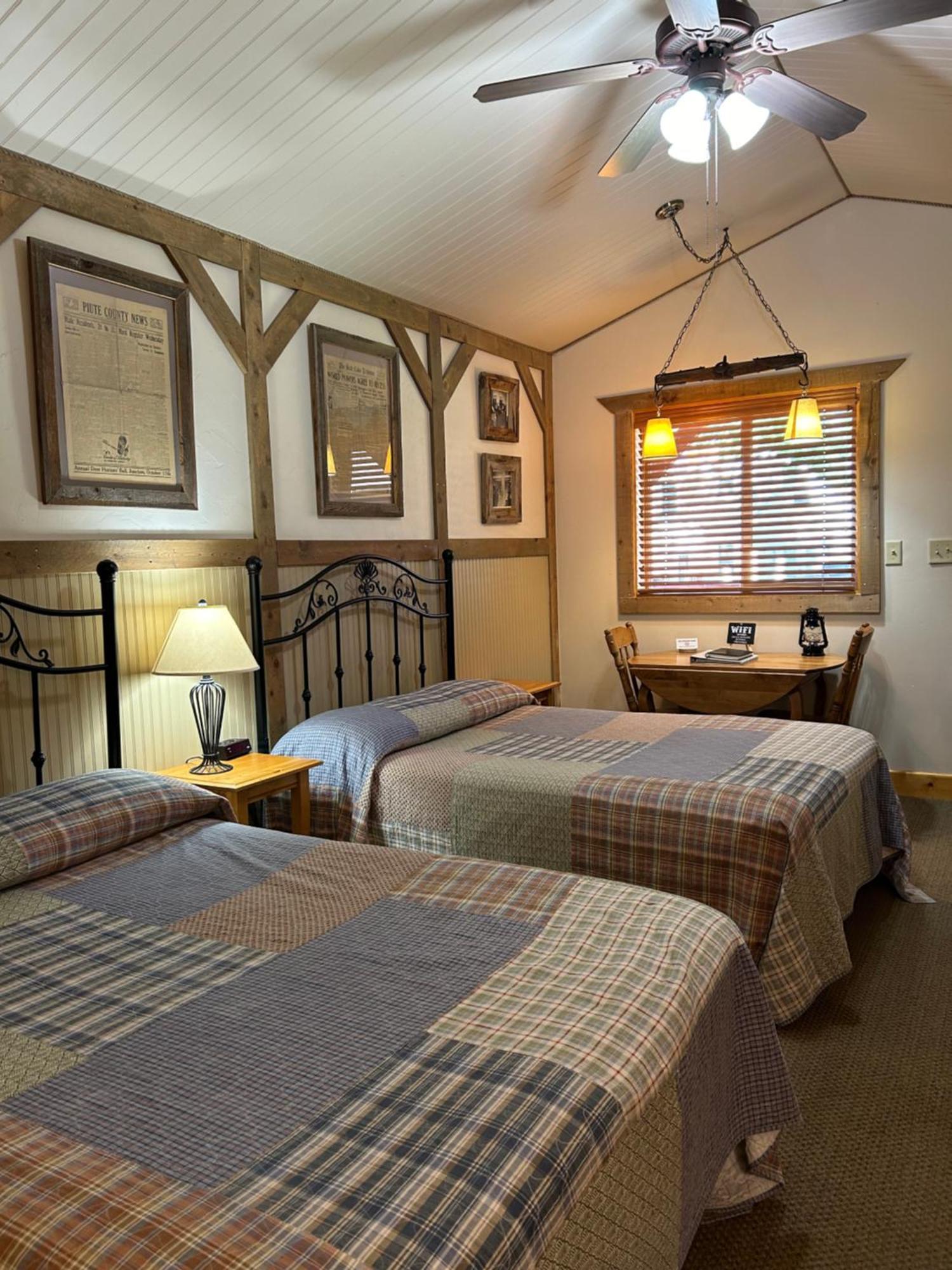 Moore'S Old Pine Inn Marysvale Luaran gambar